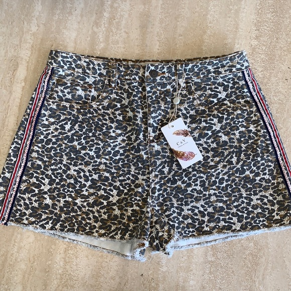 Chelsea & Violet Pants - CHELSEA & VIOLET Leopard jean shorts frayed hem ribbon trim pockets 29 EUC